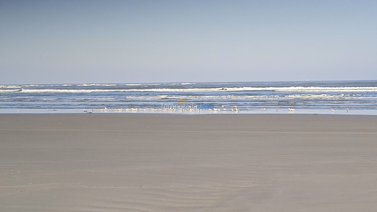 Casa para aluguel de temporada em Ilha Comprida (Av Moreira Sales)