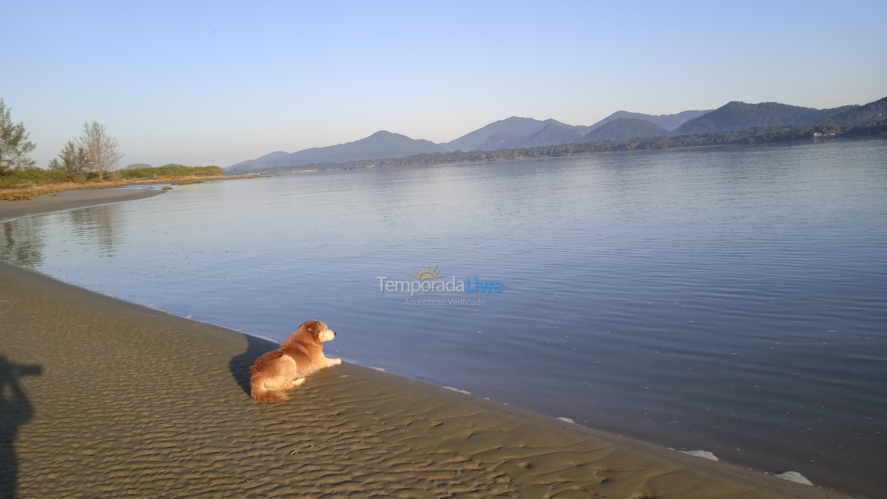 Casa para aluguel de temporada em Ilha Comprida (Av Moreira Sales)
