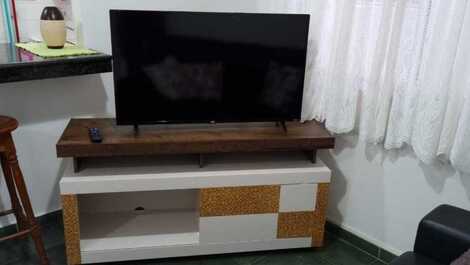 Smart tv 43" com rack