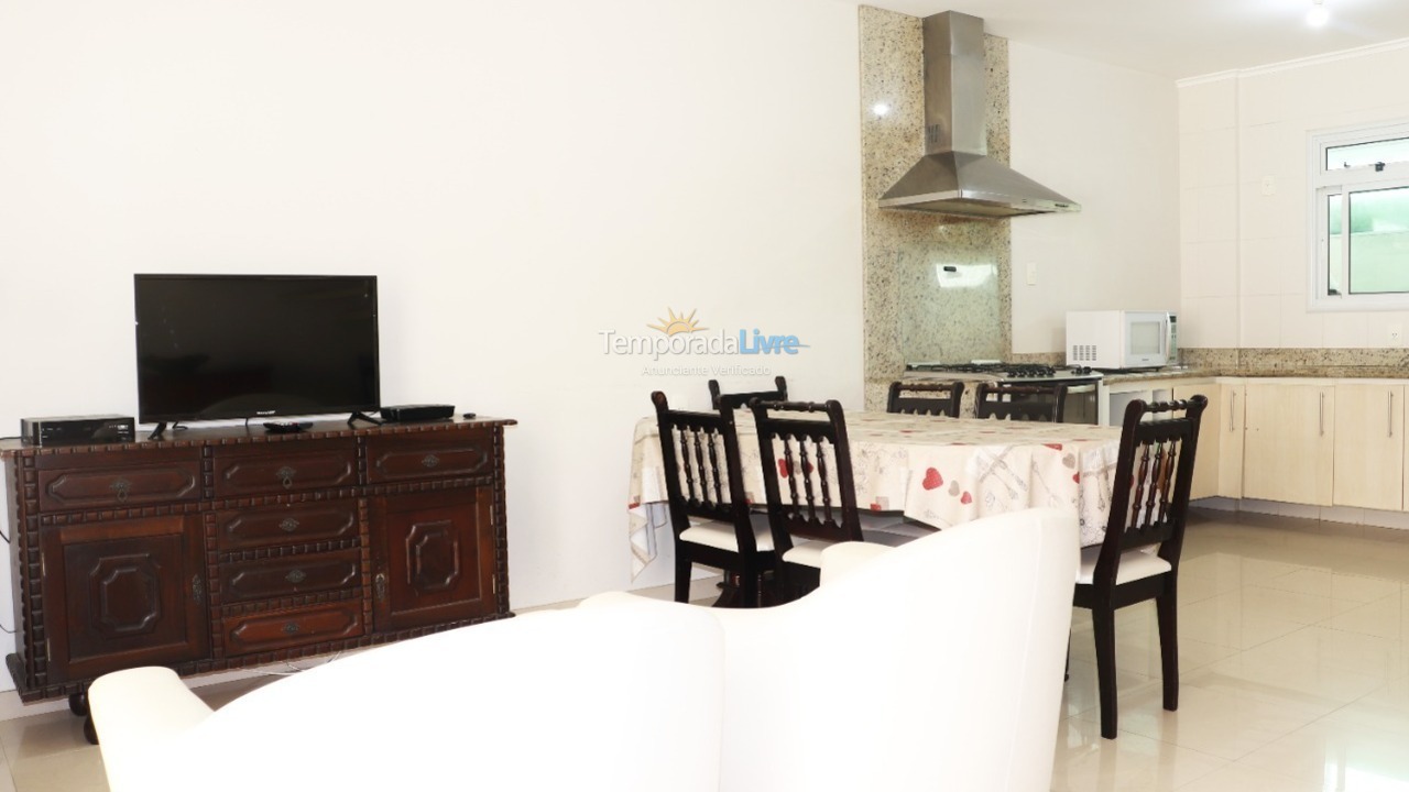 Casa para aluguel de temporada em Florianopolis (Canasvieiras)
