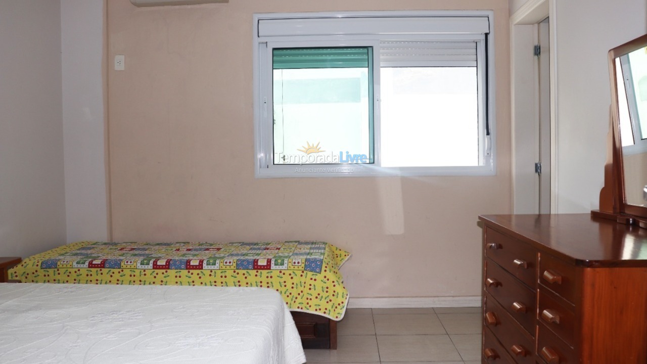 Casa para aluguel de temporada em Florianopolis (Canasvieiras)