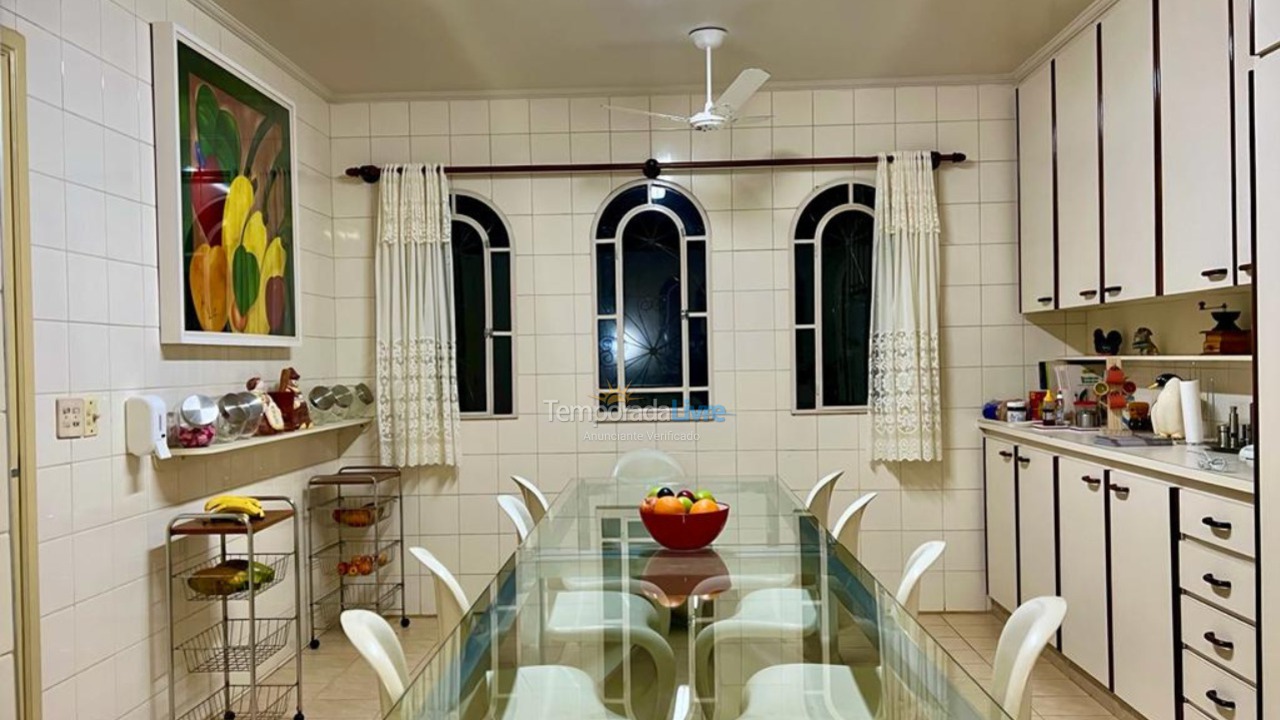 Casa para alquiler de vacaciones em Indaiatuba (Condomínio Helvetia Country Residencial)