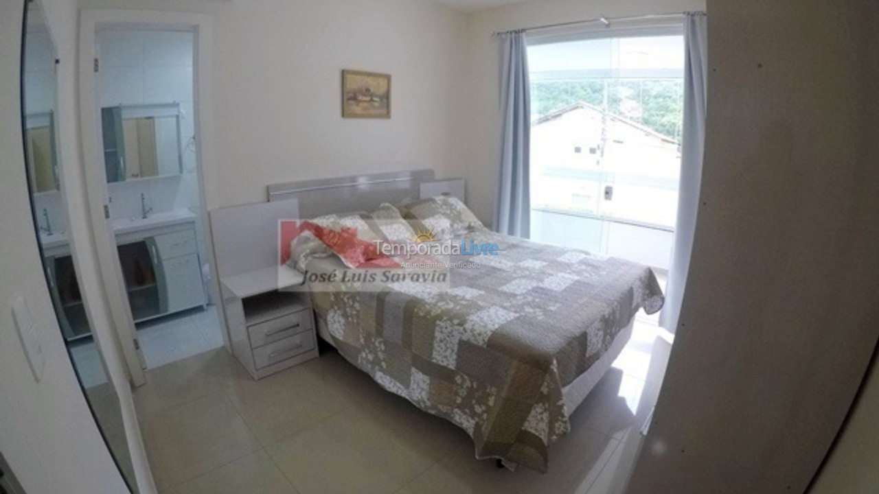 Apartamento para aluguel de temporada em Bombinhas (Praia de Bombas)