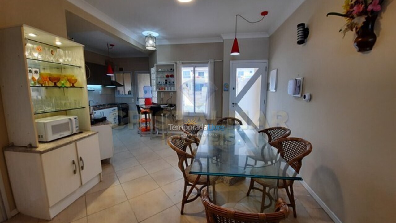 House for vacation rental in Bombinhas (Praia de Bombas)