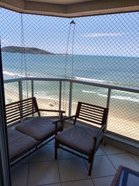 Ap de 3 quartos, 2 banheiros, vista total p/o mar, C/Wi-fi, C/Garagem