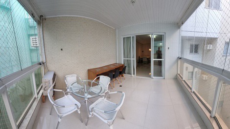 Ap 3 bedrooms, 3 bathrooms, partial sea view, w / Wi-fi, C / garage