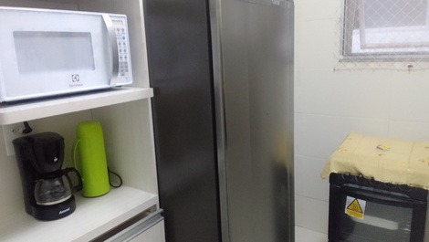 Alugo apartamento na rua da Praia do Forte Cabo frio para 5 pessoas