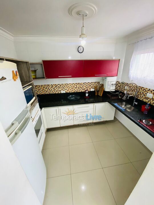 Apartamento para aluguel de temporada em Guarujá (Enseada)