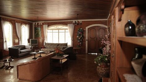 Sitio con gran estructura en Suzano