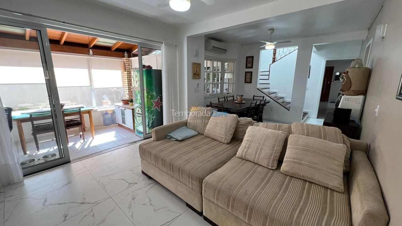 House for vacation rental in Florianopolis (Jurerê Internacional)