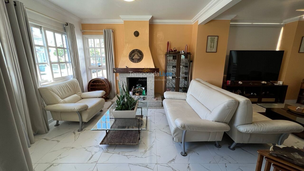 House for vacation rental in Florianopolis (Jurerê Internacional)
