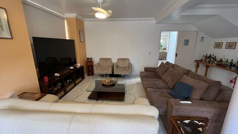 Sala de estar com tv