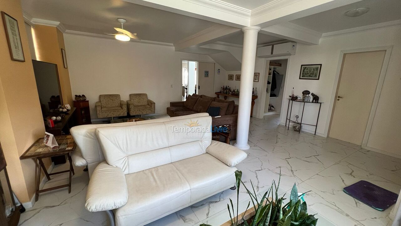 House for vacation rental in Florianopolis (Jurerê Internacional)