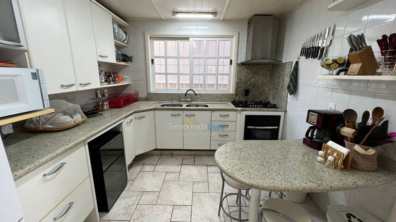 House for vacation rental in Florianopolis (Jurerê Internacional)