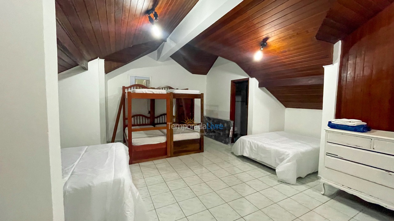 House for vacation rental in Bertioga (Praia do Indaiá)