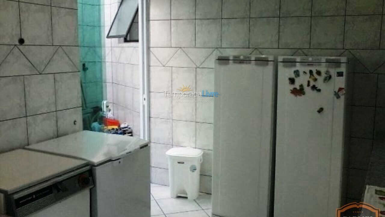Apartamento para aluguel de temporada em Bombinhas (Praia de Bombas)