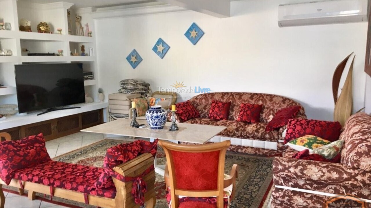 Apartamento para aluguel de temporada em Bombinhas (Praia de Bombas)