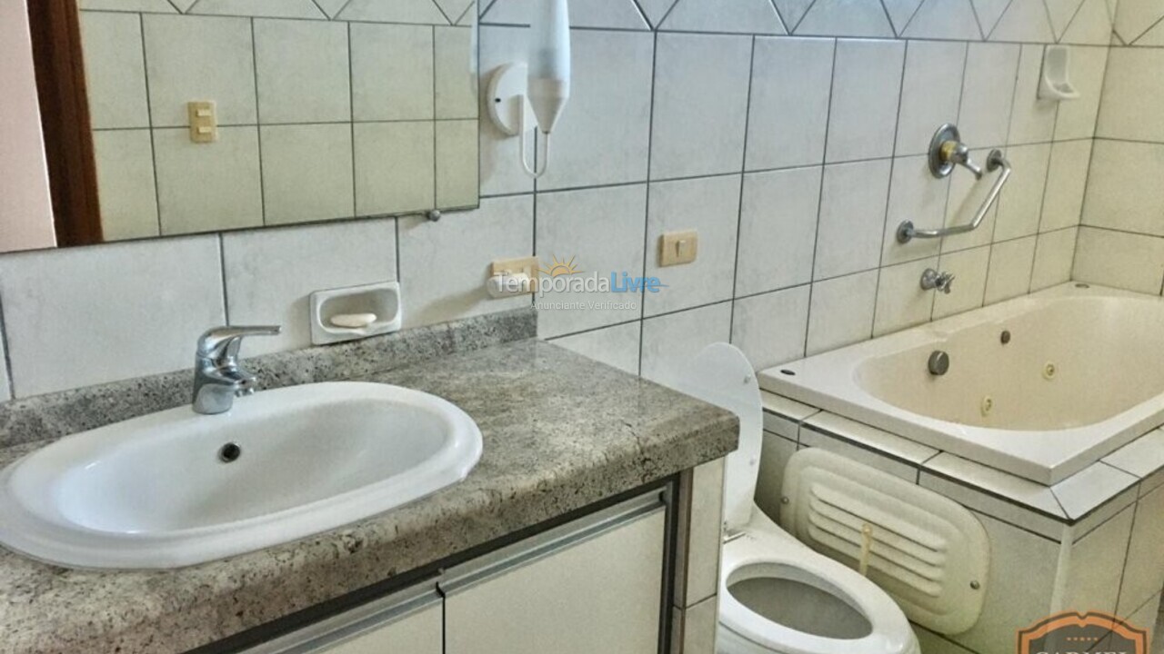 Apartamento para aluguel de temporada em Bombinhas (Praia de Bombas)