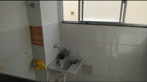 Alugo 1 quarto no condomínio com garagem incluso