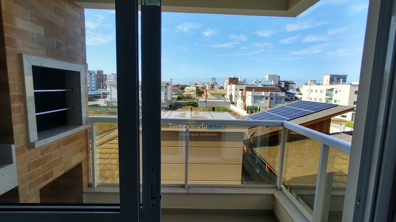 Apartamento para aluguel de temporada em Governador Celso Ramos (Praia de Palmas)