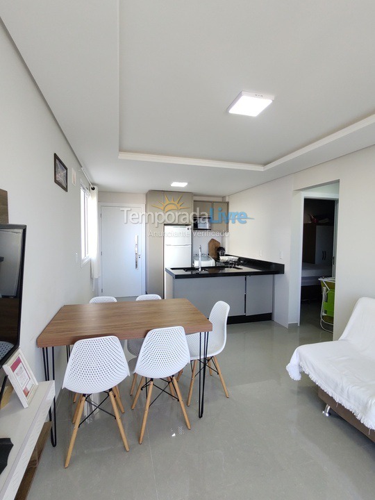 Apartamento para aluguel de temporada em Governador Celso Ramos (Praia de Palmas)