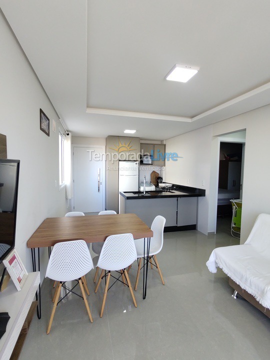 Apartamento para aluguel de temporada em Governador Celso Ramos (Praia de Palmas)