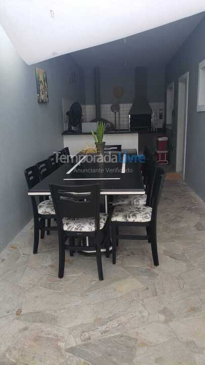 Casa para aluguel de temporada em Guarujá (Praia do Pernambuco)