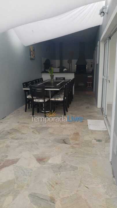 Casa para aluguel de temporada em Guarujá (Praia do Pernambuco)