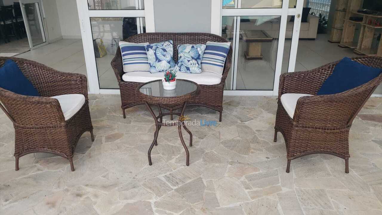 Casa para aluguel de temporada em Guarujá (Praia do Pernambuco)