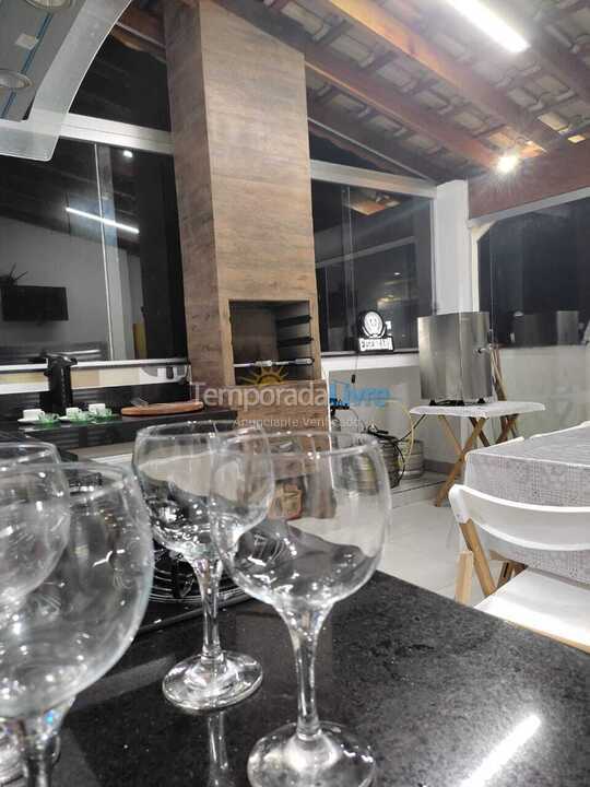 Apartamento para aluguel de temporada em Ubatuba (Praia Grande)