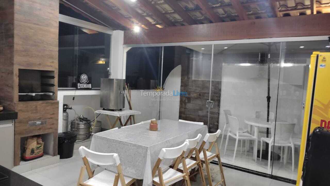 Apartamento para aluguel de temporada em Ubatuba (Praia Grande)