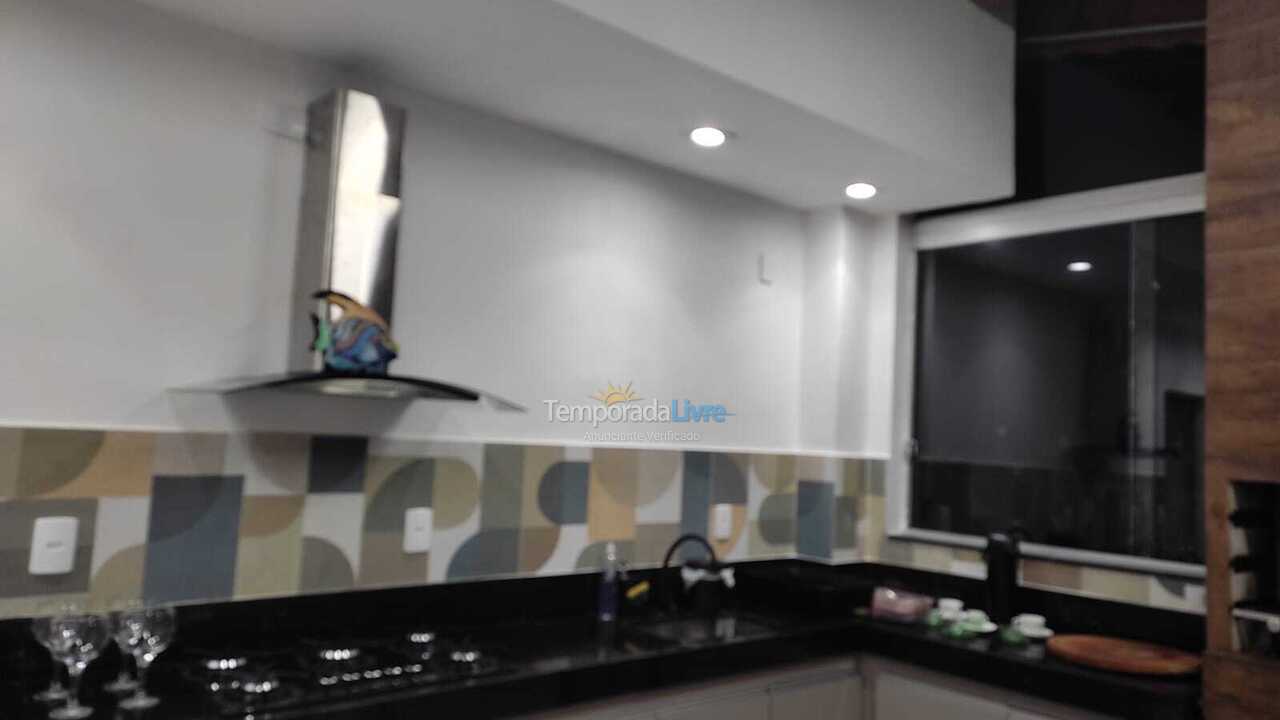 Apartamento para aluguel de temporada em Ubatuba (Praia Grande)