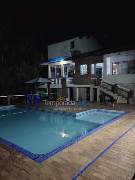 Chácara / sítio para aluguel de temporada em Suzano (Palmeiras)