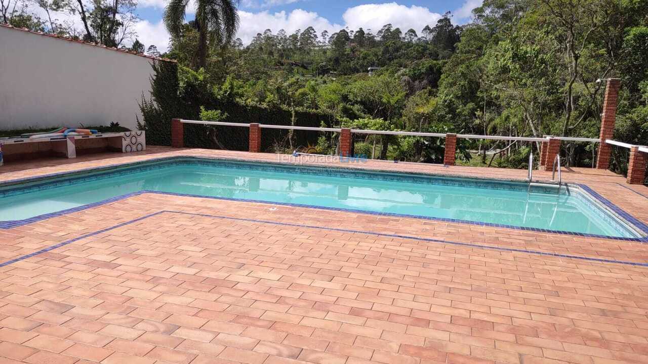 Chácara / sítio para aluguel de temporada em Suzano (Palmeiras)