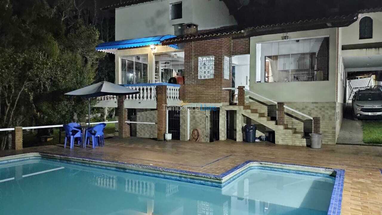 Chácara / sítio para aluguel de temporada em Suzano (Palmeiras)