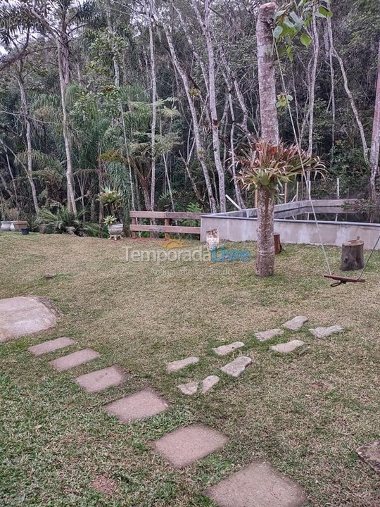 Chácara / sítio para aluguel de temporada em Suzano (Palmeiras)