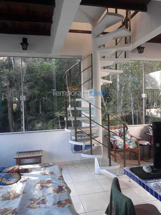 Chácara / sítio para aluguel de temporada em Suzano (Palmeiras)