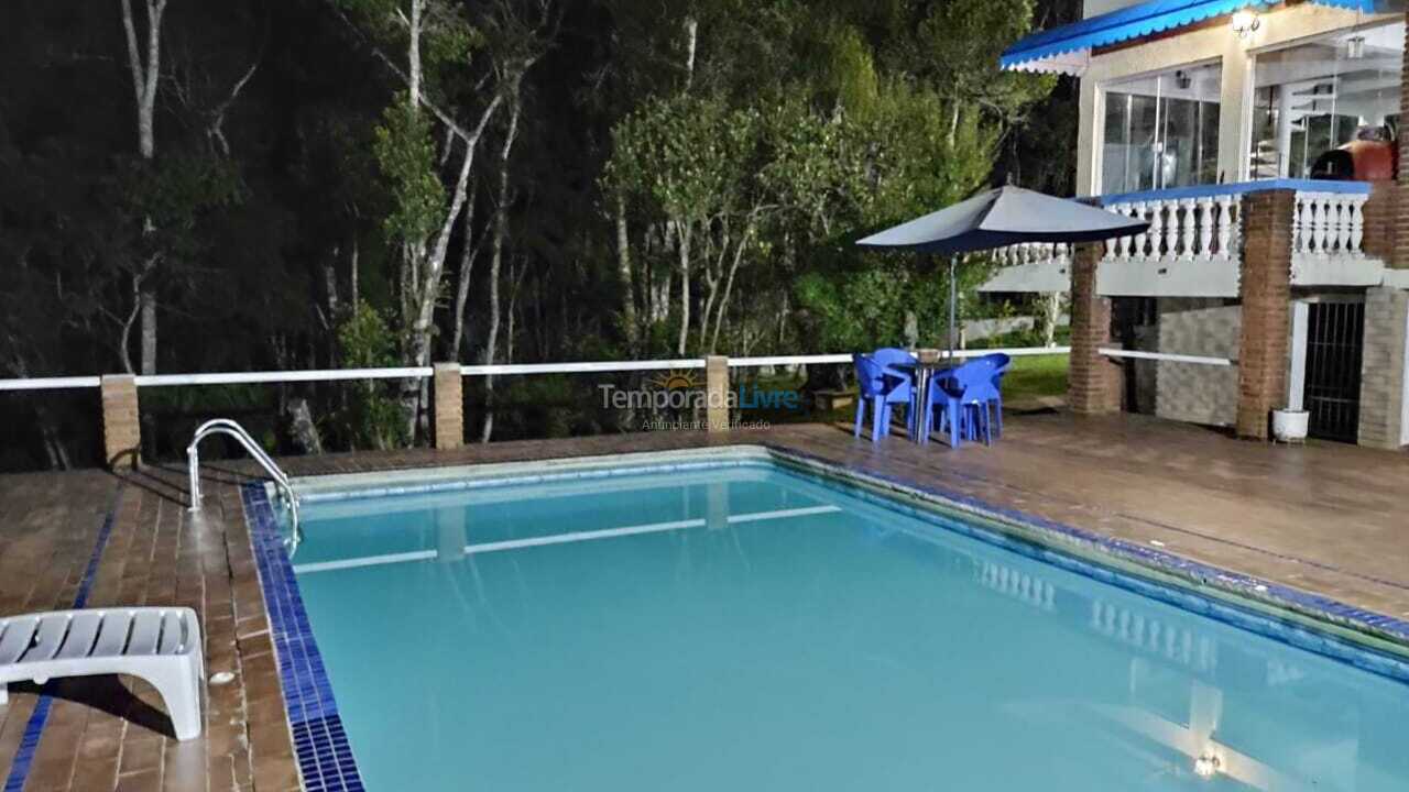 Chácara / sítio para aluguel de temporada em Suzano (Palmeiras)