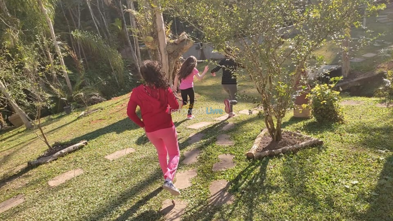 Chácara / sítio para aluguel de temporada em Suzano (Palmeiras)