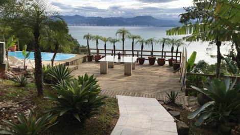 Casa con espectaculares vistas al mar, 5 suites!