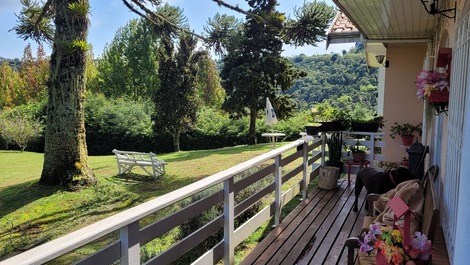 BEAUTIFUL HOUSE 10 PEOPLE 300M FROM CAMPOS DO JORDÃO MIRANTE