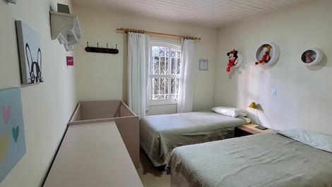 BEAUTIFUL HOUSE 10 PEOPLE 300M FROM CAMPOS DO JORDÃO MIRANTE