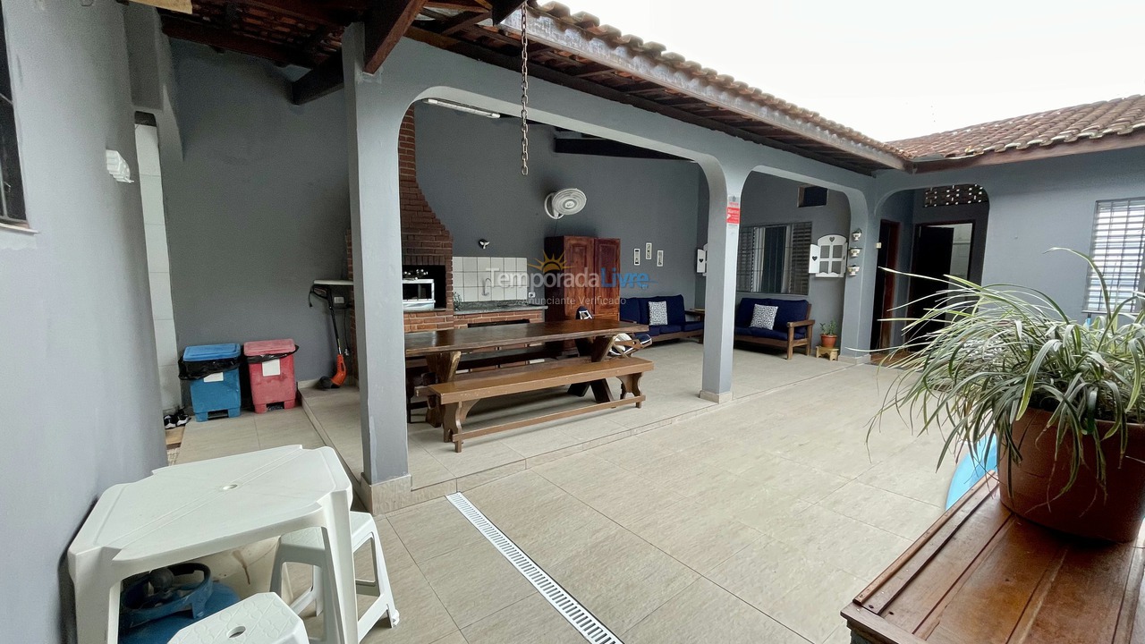 Casa para alquiler de vacaciones em Bertioga (Jardim Indaiá)