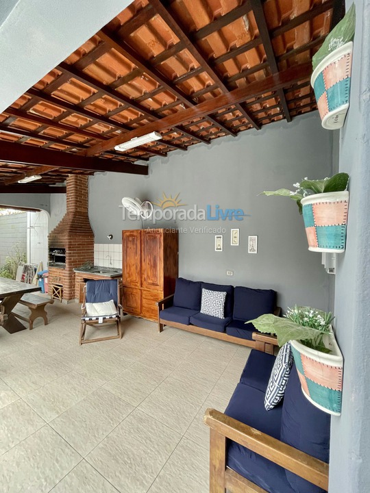 Casa para alquiler de vacaciones em Bertioga (Jardim Indaiá)