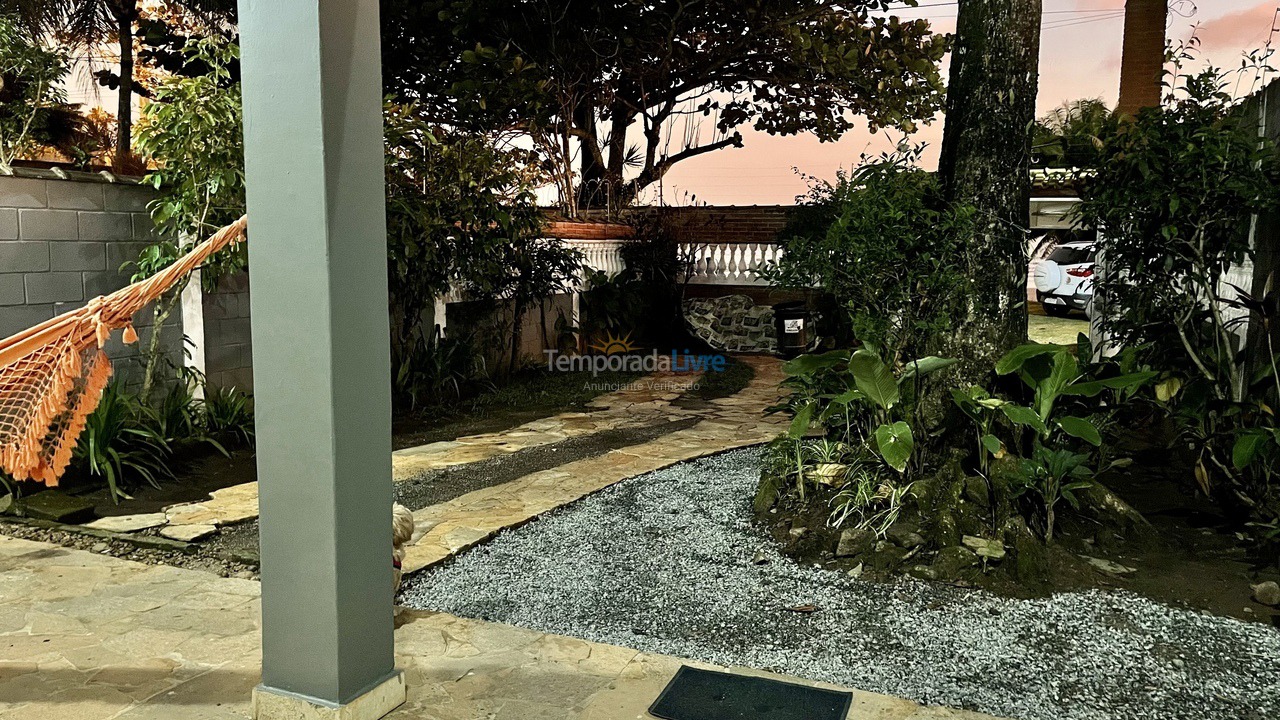Casa para alquiler de vacaciones em Bertioga (Jardim Indaiá)