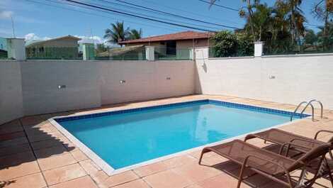 Excelente apto com 02 quartos com ar condicionado, no Cond. Irerê,