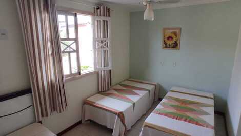 Excelente apto com 02 quartos com ar condicionado, no Cond. Irerê,