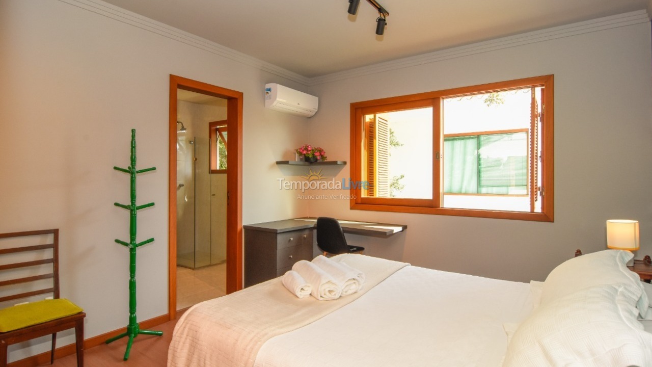 Casa para aluguel de temporada em Florianopolis (Lagoa da Conceição)