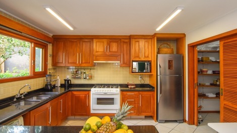 Lindissima Casa Condominio Porto da Lagoa - Aluguel por temporada