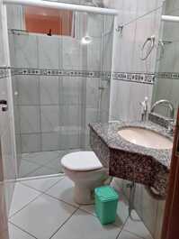 Apartamento em condomínio fechado com piscina